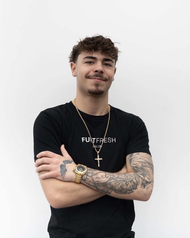 Dominik barber